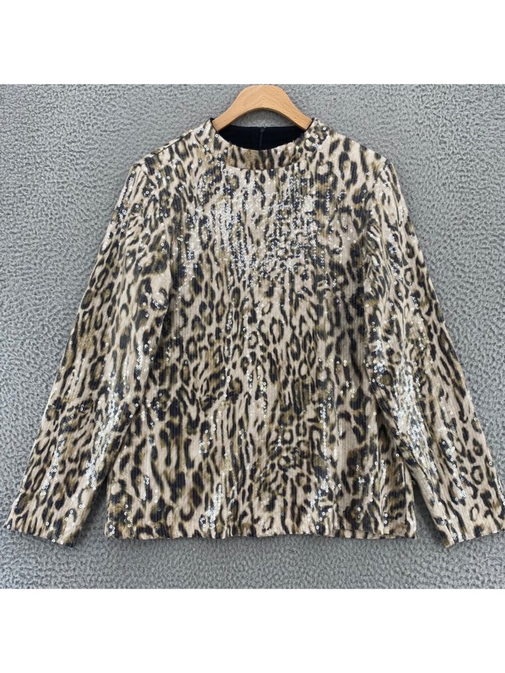 Chicos Top Womens 1 US Medium Ivory Leopard Print Sequin High Neck Long Sleeve
